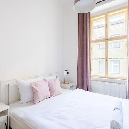 Budget Reznicka Apartment Praha Eksteriør bilde