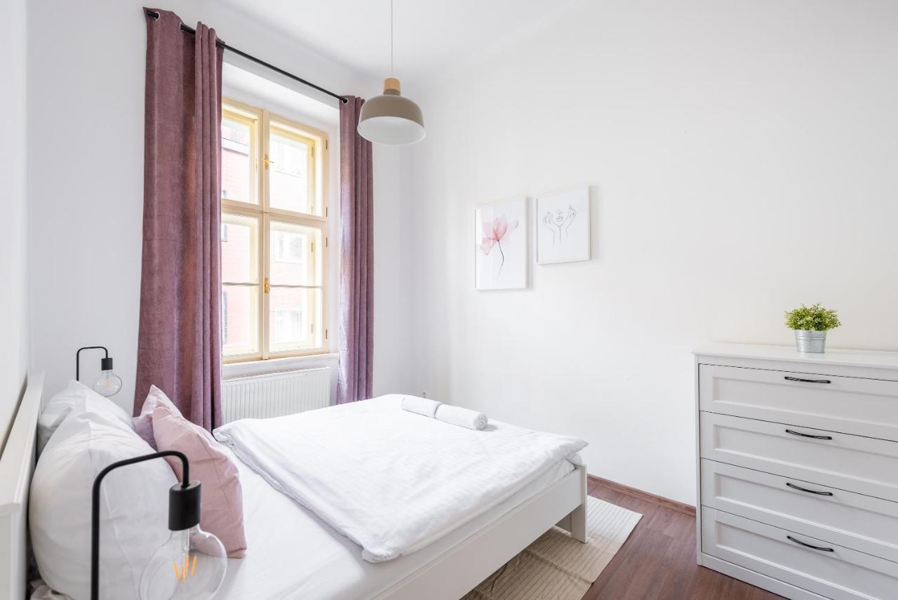 Budget Reznicka Apartment Praha Eksteriør bilde