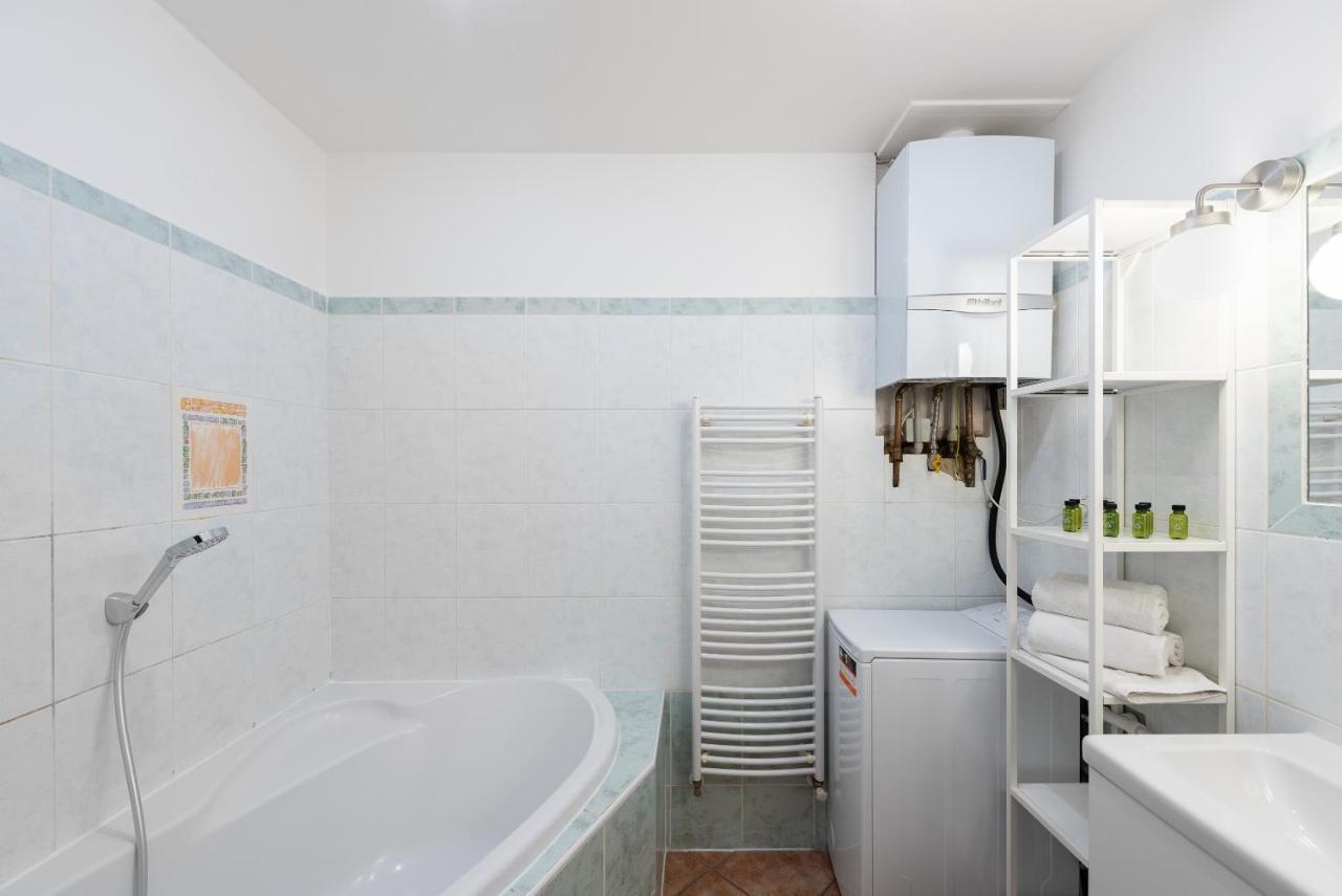 Budget Reznicka Apartment Praha Eksteriør bilde