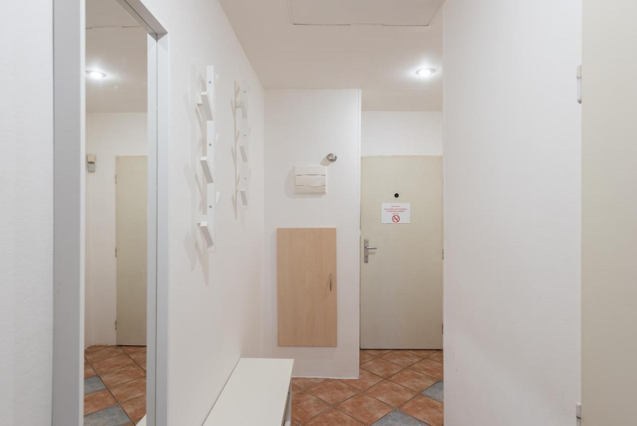Budget Reznicka Apartment Praha Eksteriør bilde